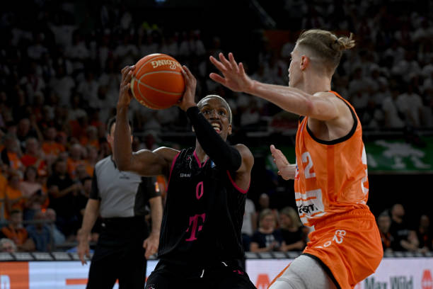 大型平台并 大型平台并