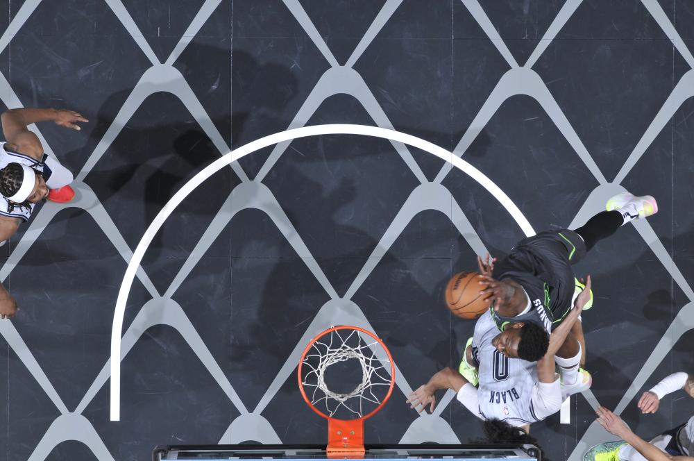 在进攻端 在进攻端